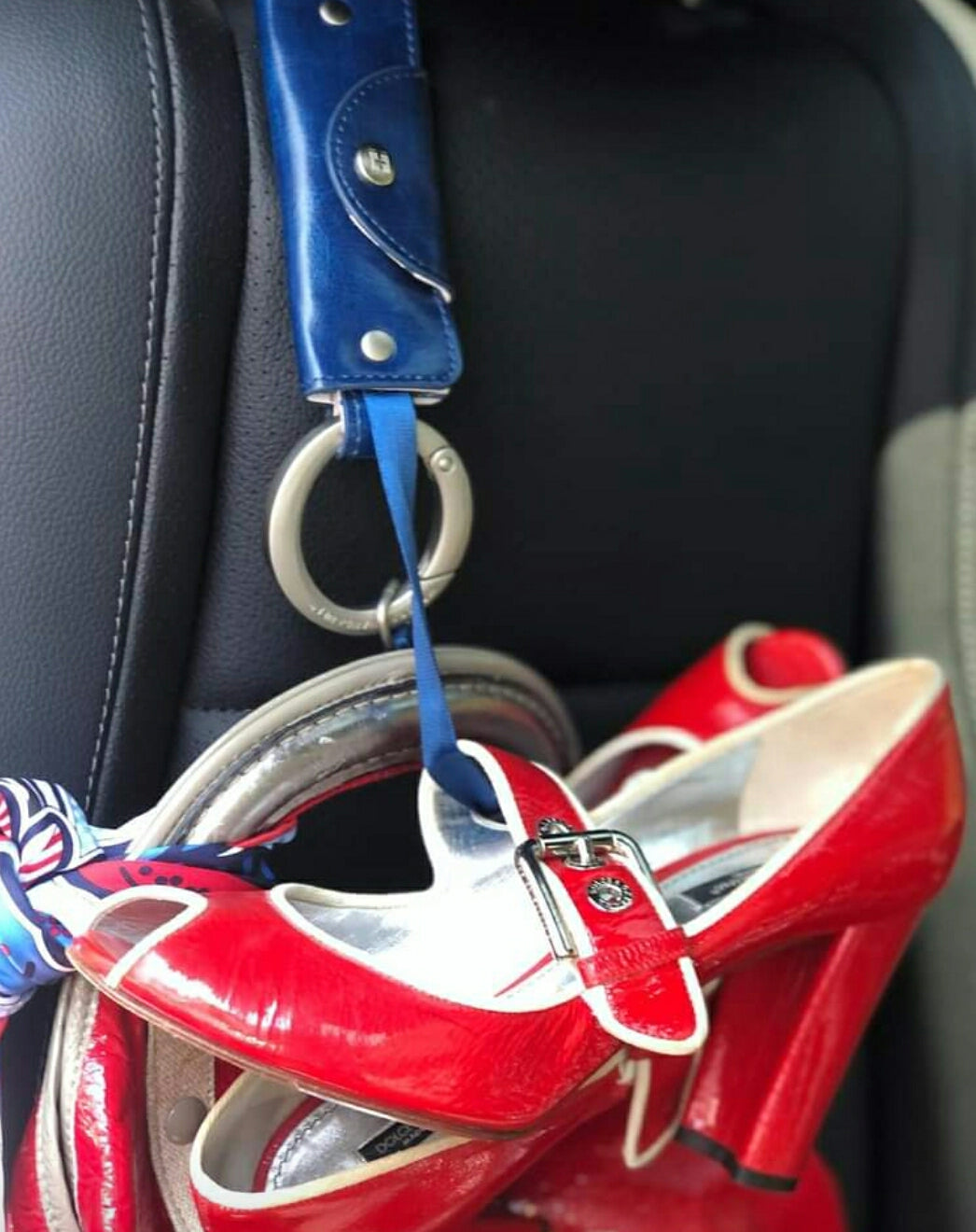 Handbag Handcuff
