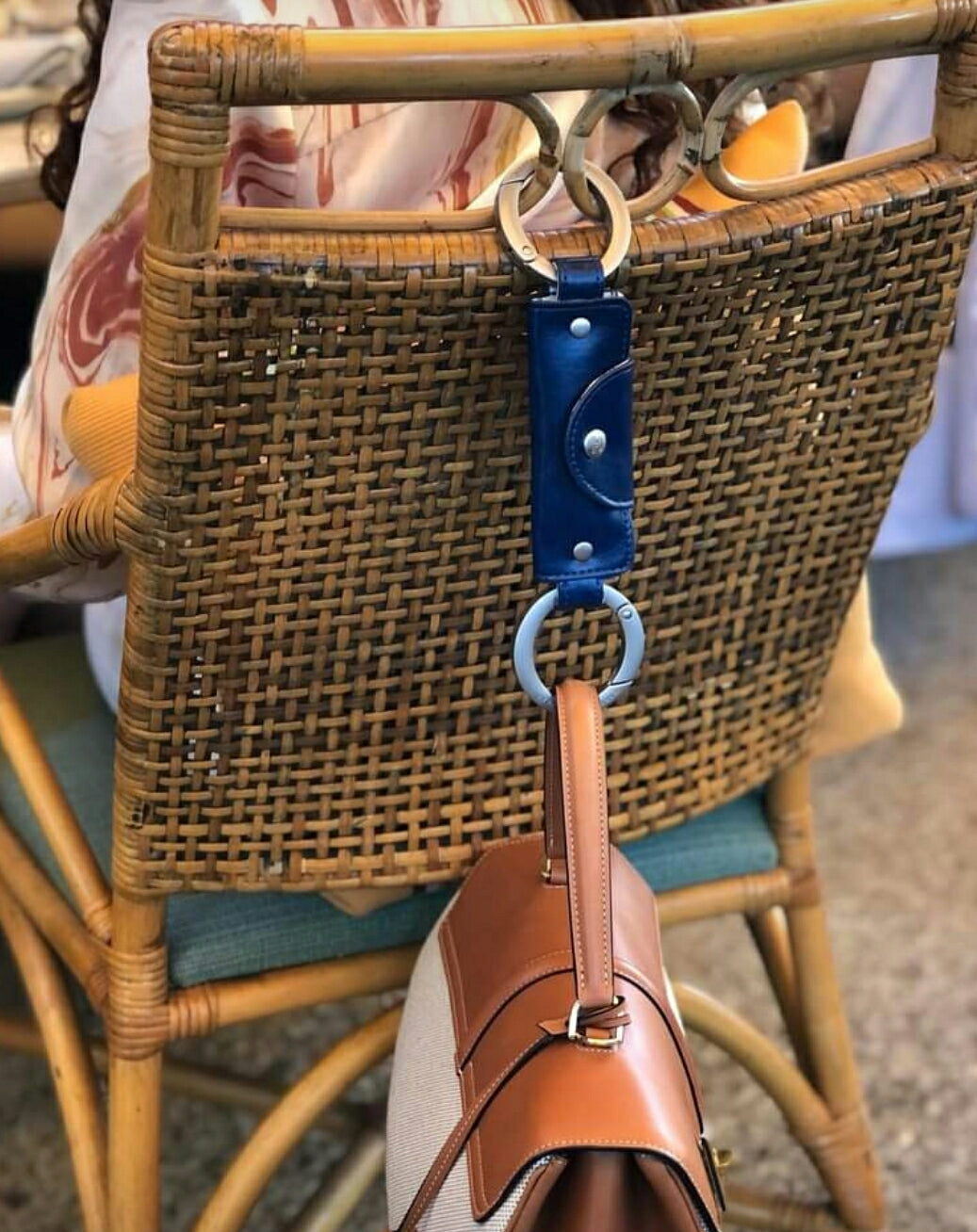Handbag Handcuff