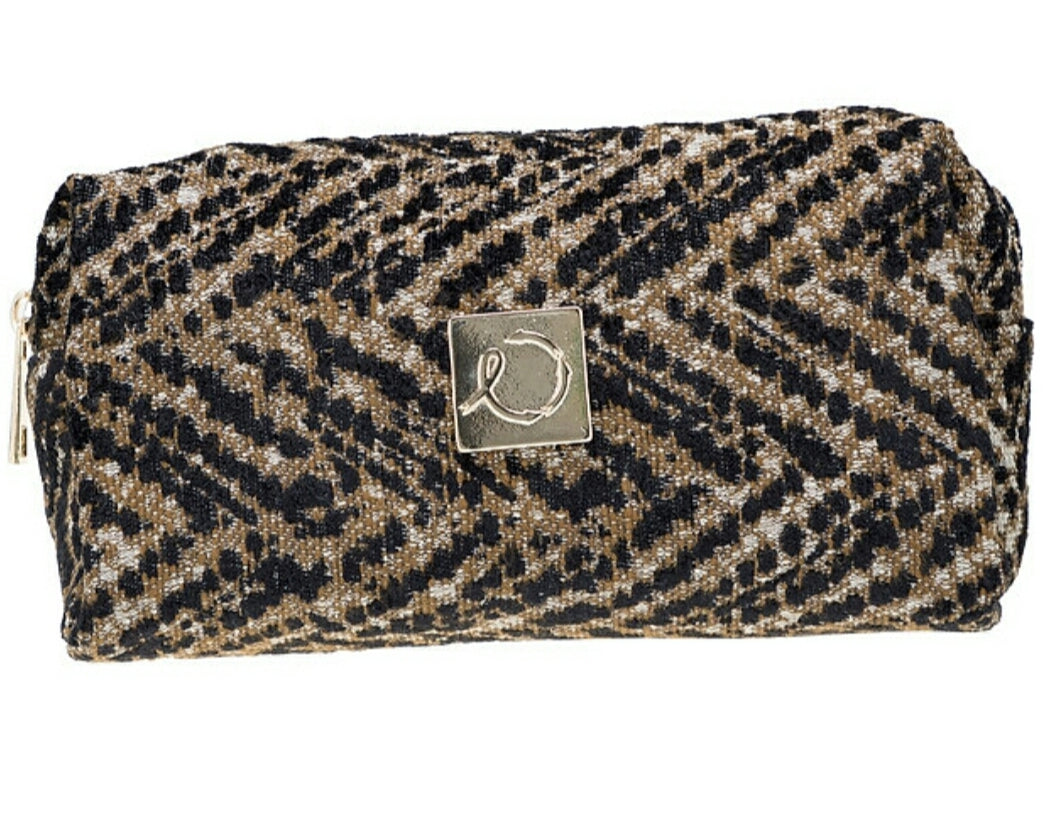 The Nadia Pouch