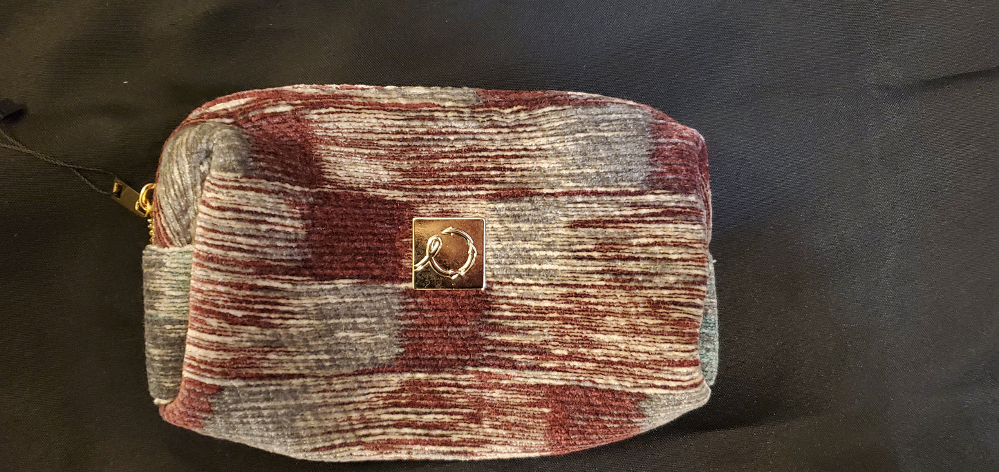The Nadia Pouch