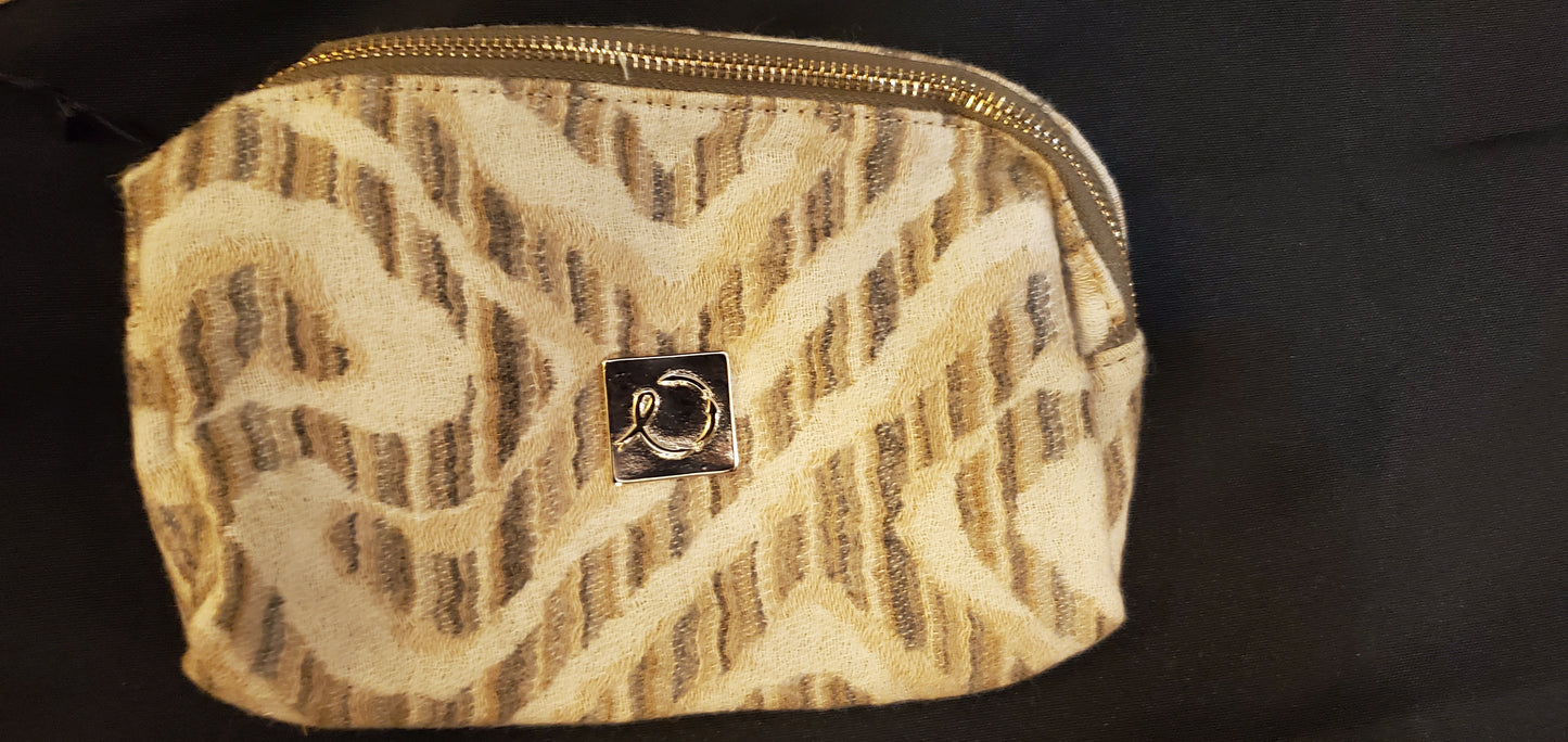 The Nadia Pouch