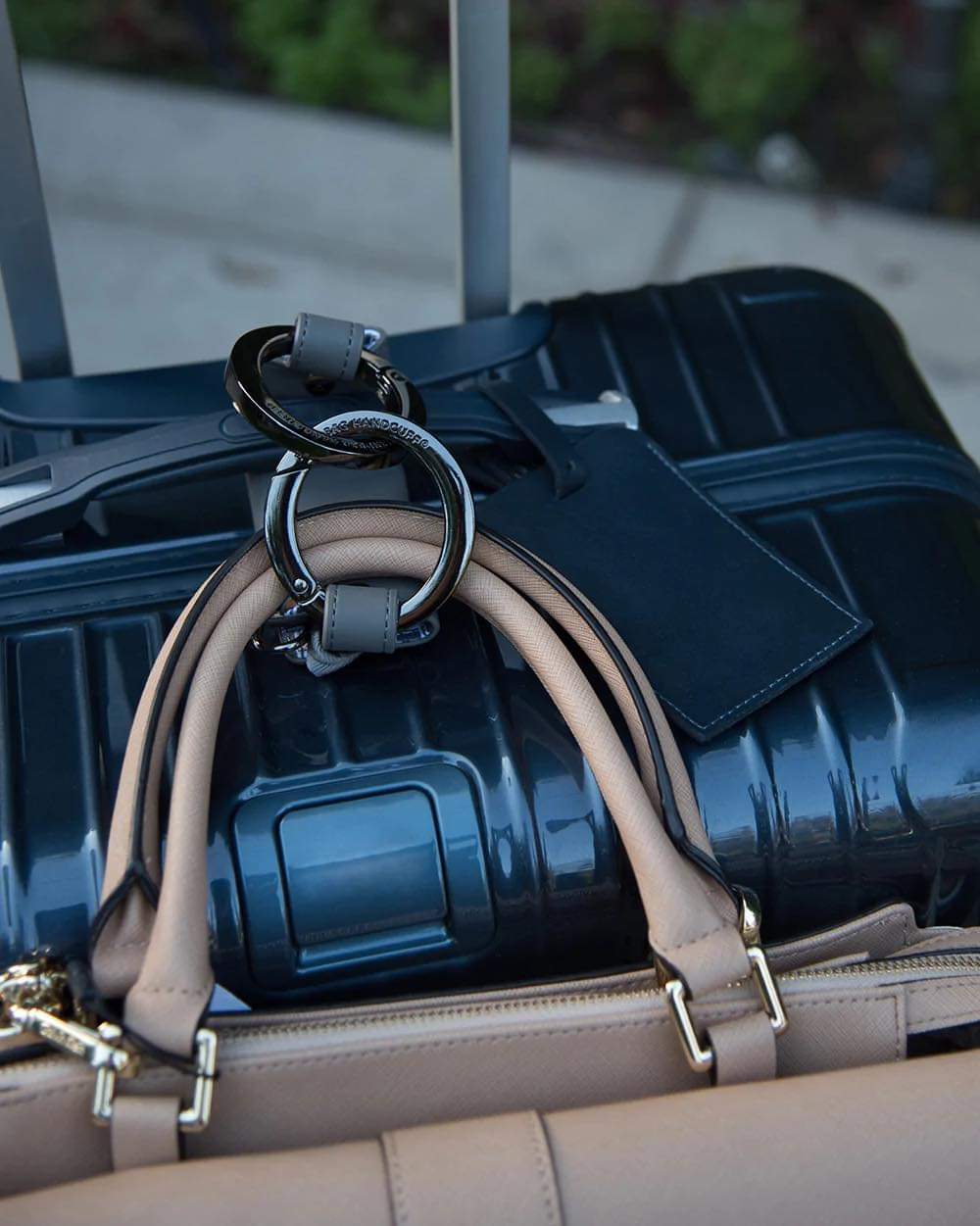 Handbag Handcuff
