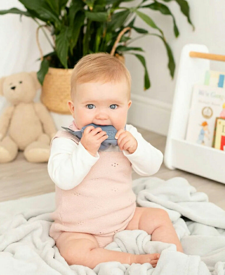 Heart Teething Bib -Neckerchew