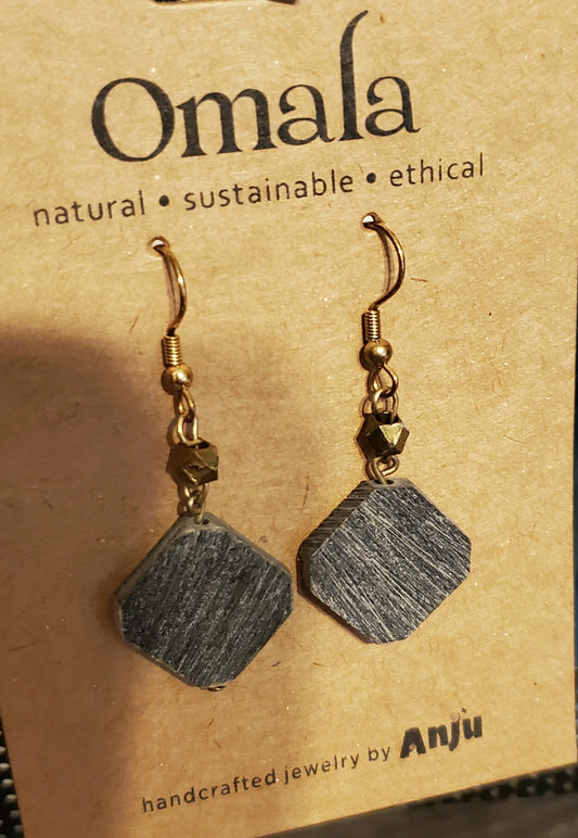 Omala - Grey Diamond Shaped earrings